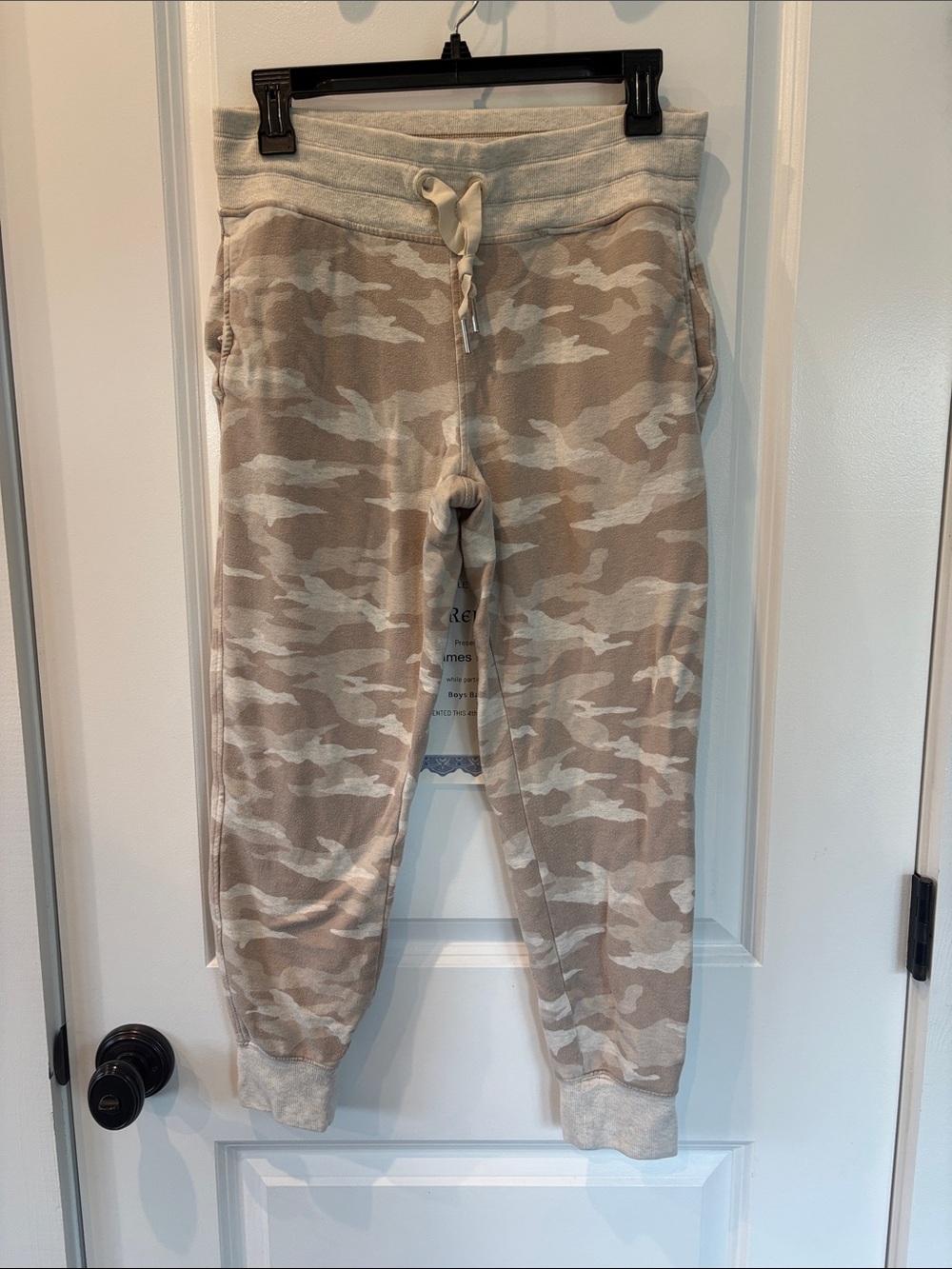 Athleta Women’s Camo Joggers - Beige & Cream